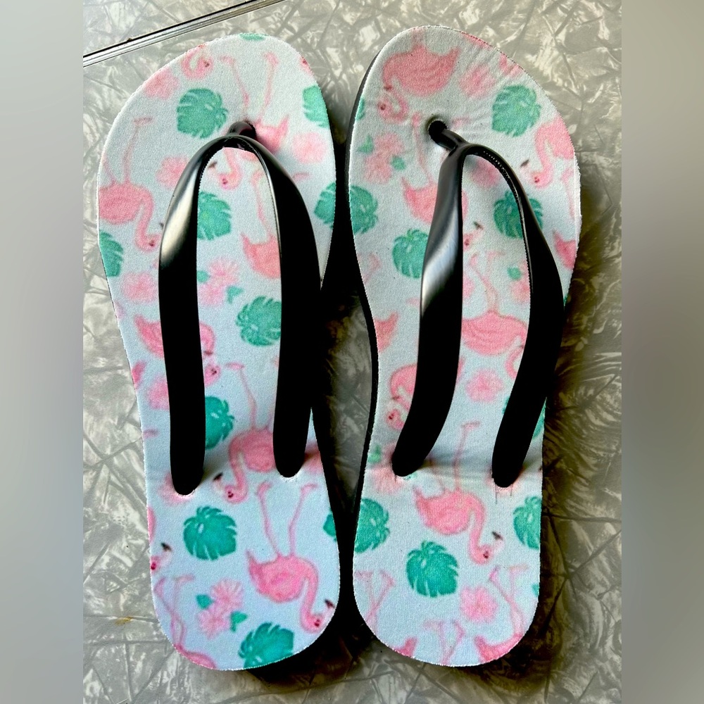 Pink Flamingo custom made flip flops. Great for the beach or sumner outings.